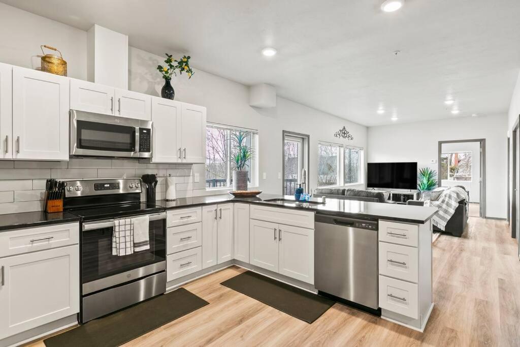 Spacious New 2 Bed 2 Bath Apt By Downtown Spokane Buitenkant foto